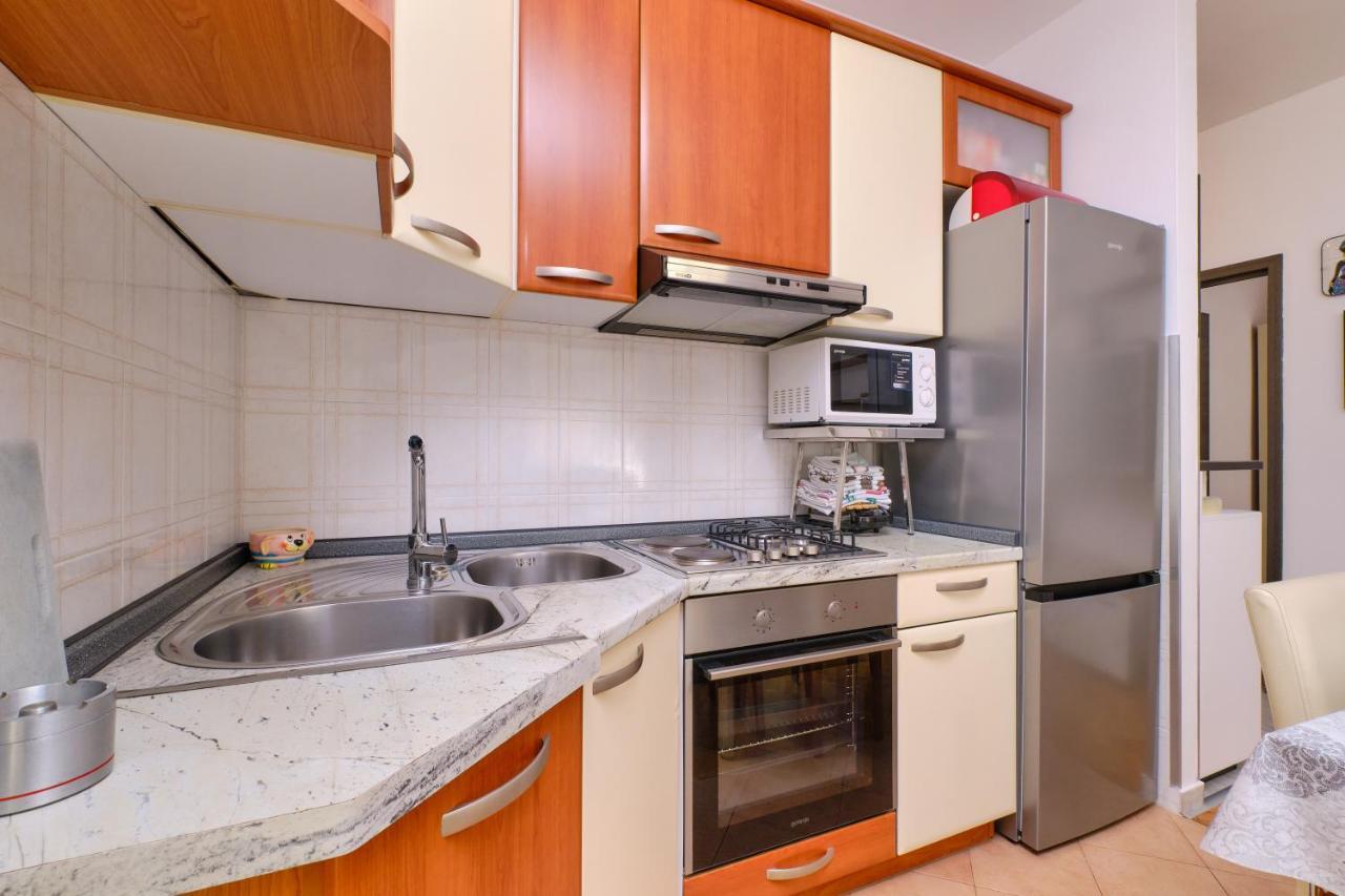 Snjezana Apartment มาลีโลชินจ์ ภายนอก รูปภาพ
