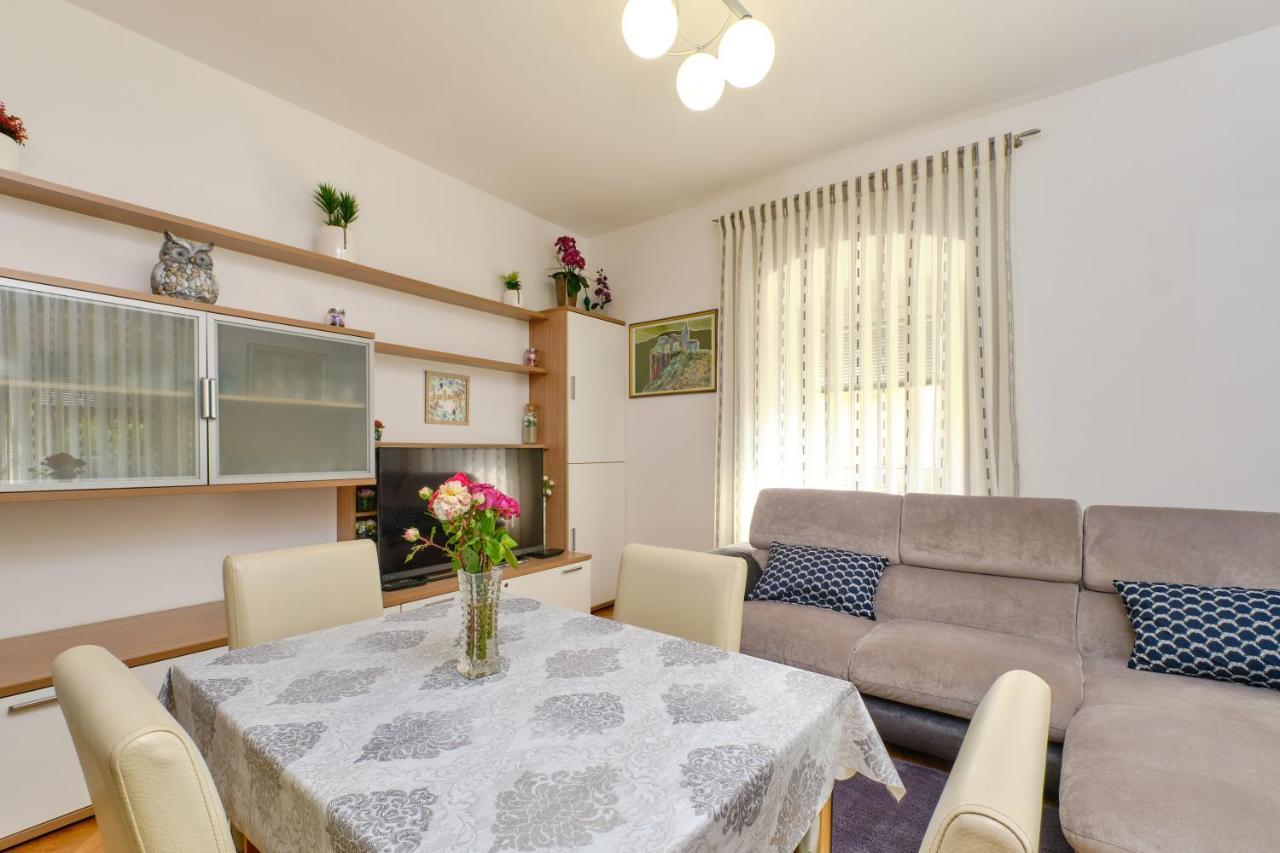 Snjezana Apartment มาลีโลชินจ์ ภายนอก รูปภาพ