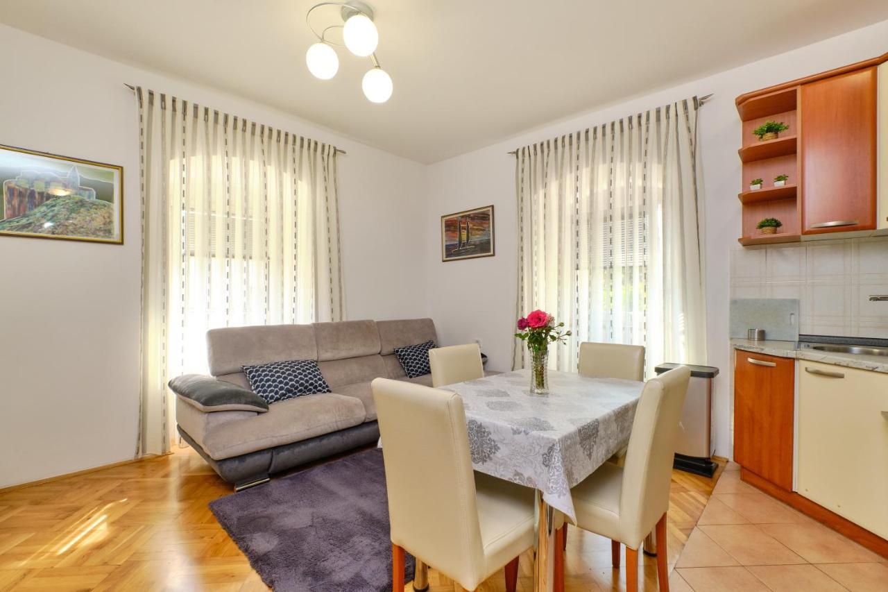 Snjezana Apartment มาลีโลชินจ์ ภายนอก รูปภาพ